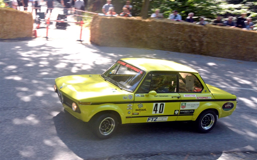 Gert Simonsen stiller til start med et nyrenovereret topstykke i BMW 2002'eren.
(Foto: Åge Keseler Kirketerp)